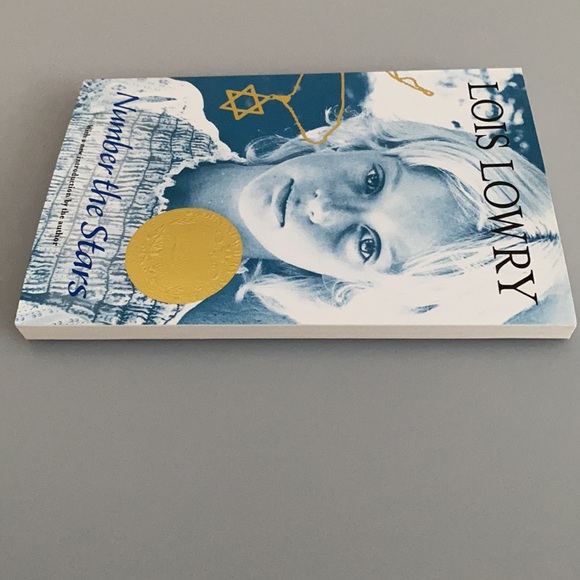 Number the Stars by Lois Lowry Paperback Chapter book - Picture 2 of 3